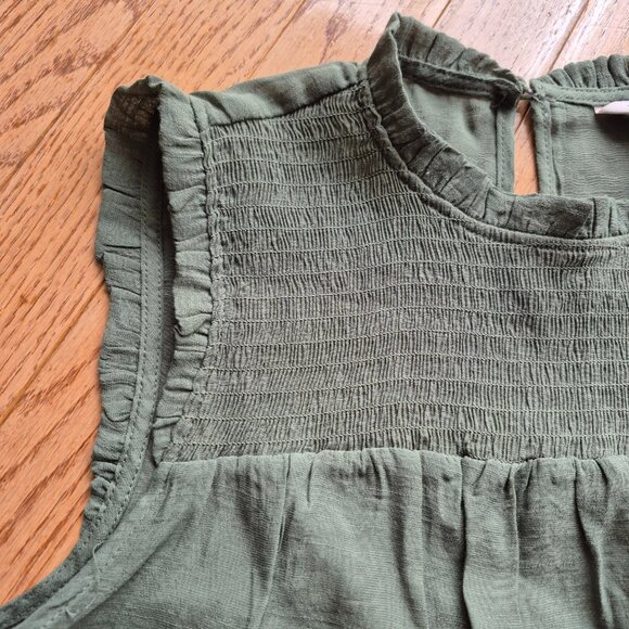 Nanette Lapore Sleeveless Blouse Green Smocked Top Medium - Picture 2 of 8